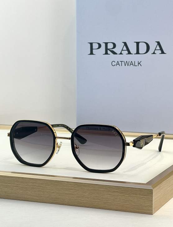 Picture of Prada Sunglasses _SKUfw76160994fw
